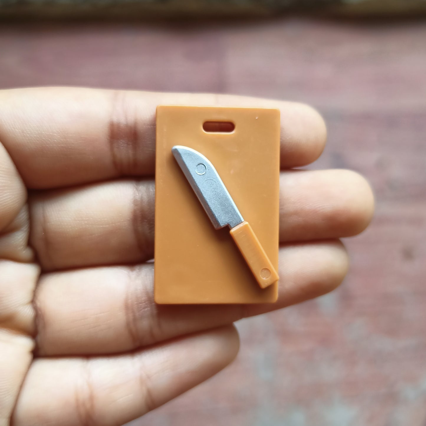 Chopping board & Knife