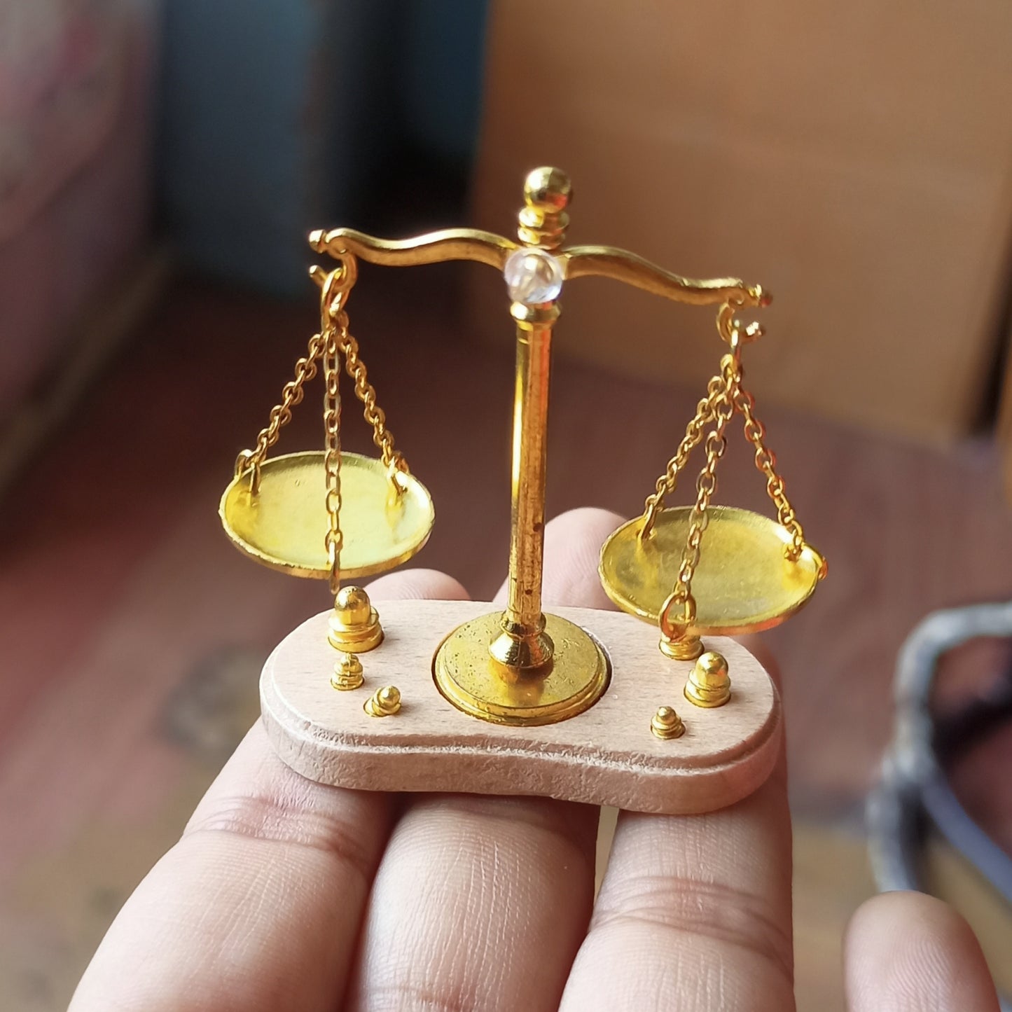 Vintage Weighing Scale