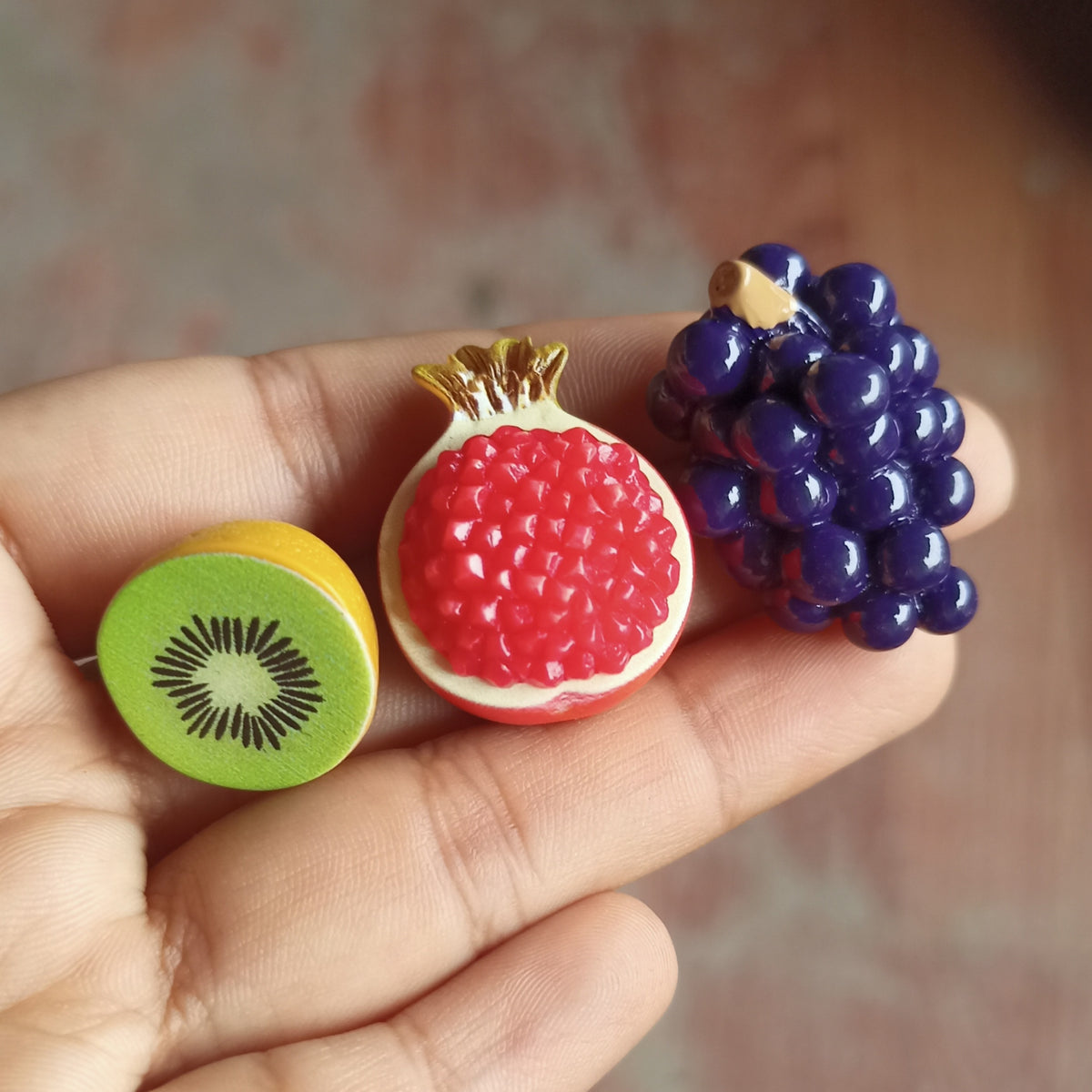 Fruits (Any 3 Pcs)