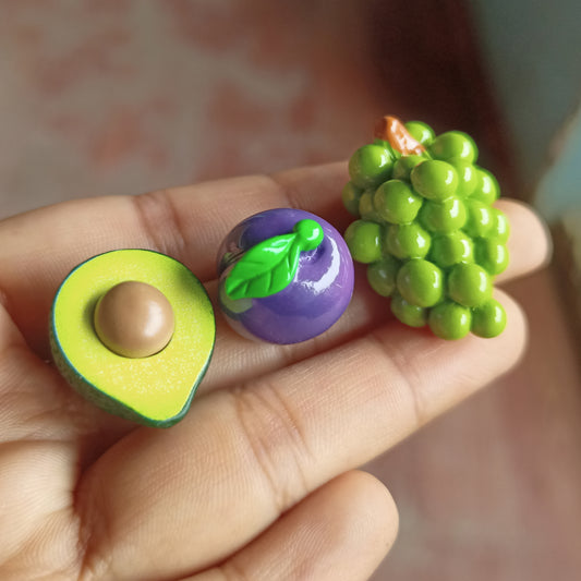 Fruits (Any 3 Pcs)