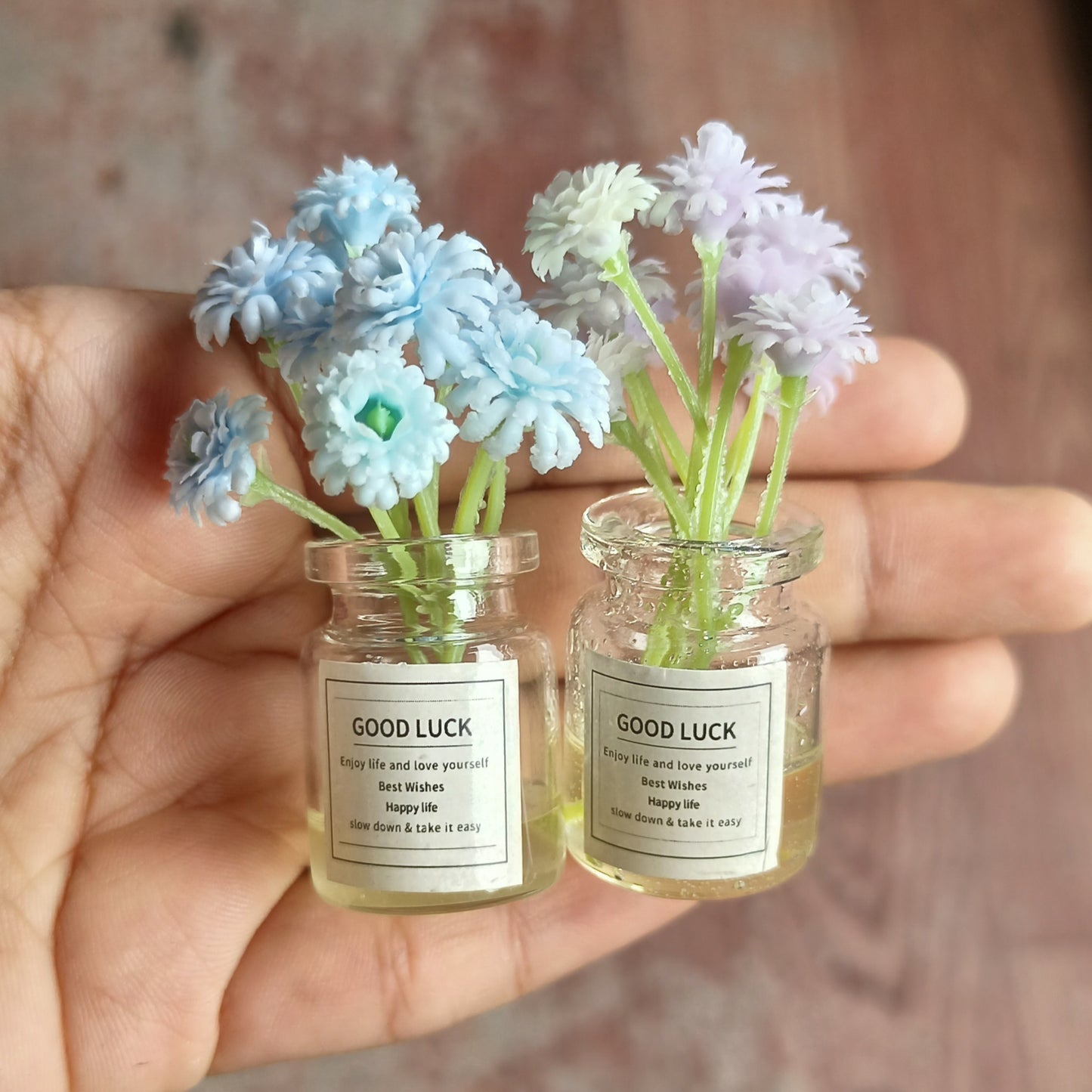 Flower vase (Any 1 Pc)
