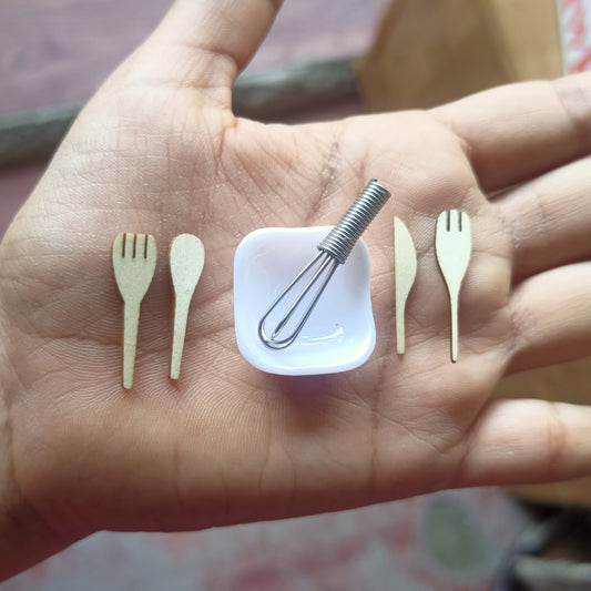 Bowl, Spatulas, Whisk Set
